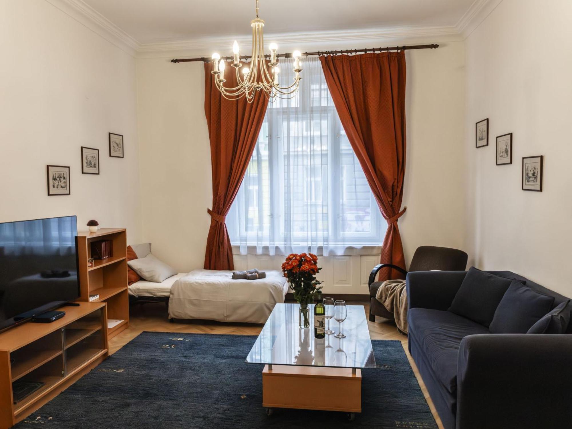 Manes By Interhome Appartement Praag