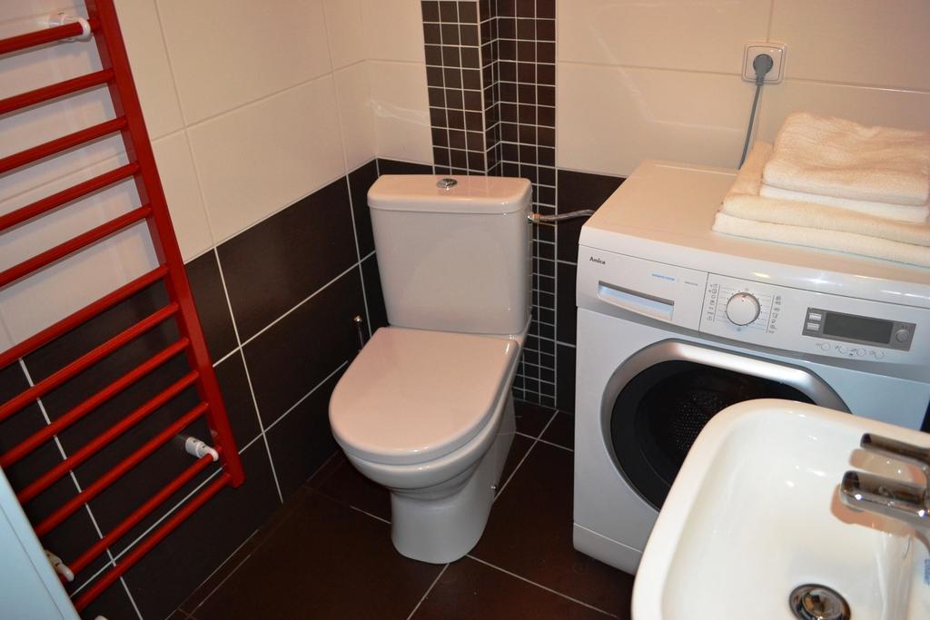 Manes By Interhome Praag